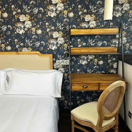 Hotel Christine Boutique 2*