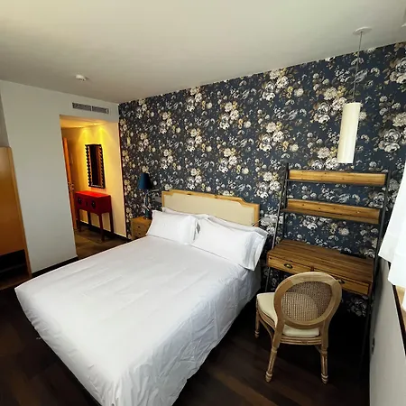 Christine Boutique Otel El Barraco